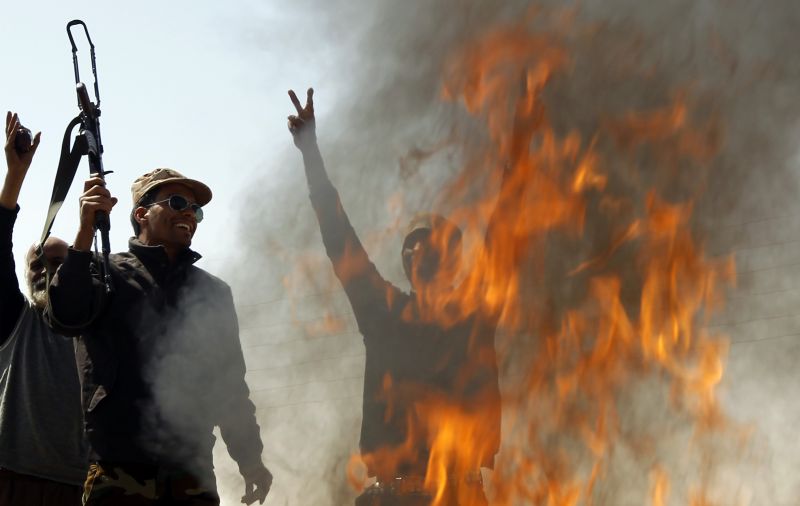 Rebelii din Libia, o forţă mai bine organizată decât acum o lună