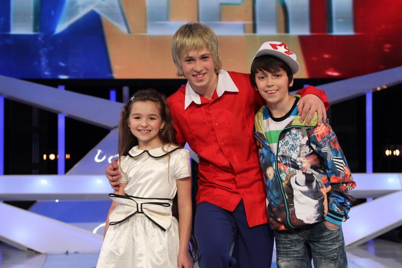 ROMÂNII AU TALENT. Ştefan Florescu, Cosmin Agache şi Rebeca Neacşu, în finală