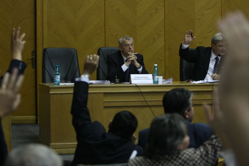 Şedinţă de urgenţă pentru aprobarea unui referendum privind Legea Capitalei