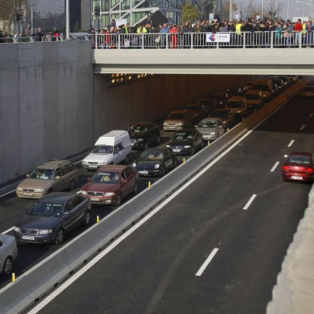 Un bulevard început de Ceaușescu în Capitală, deschis circulației abia în 2011