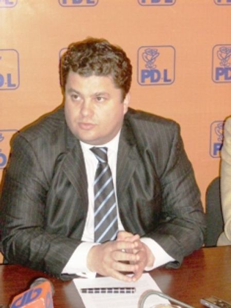 Vicepreşedintele PD-L Florin Popescu, călcat de hoţi