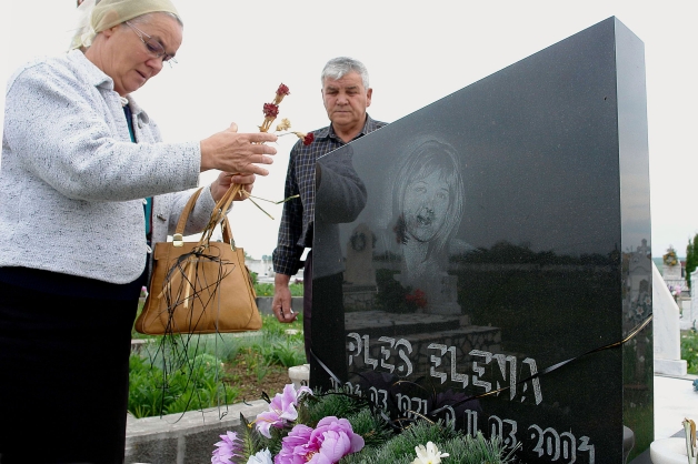 Au aflat despre Osama la mormântul fiicei lor