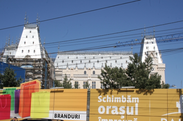 Au făcut tunning la Palatul Culturii