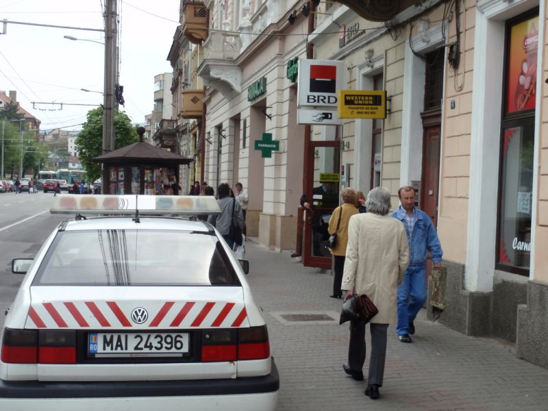 Bancomate din Cluj, forţate de hoţi