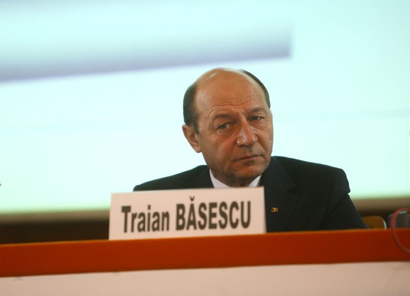 Băsescu: Iarna, avem ambiţia ca toate oraşele să încălzească atmosfera