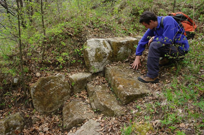 Cetatea dacică ascunsă pe vârful dealului