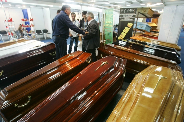 Cum şi unde se poate cumpăra un sicriu la preţ promoţional