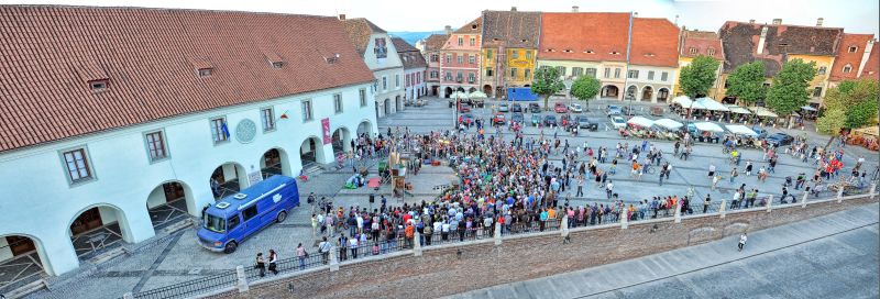 Festivalul de teatru Sibiu: muzică irlandeză pe versuri de la Săpânţa