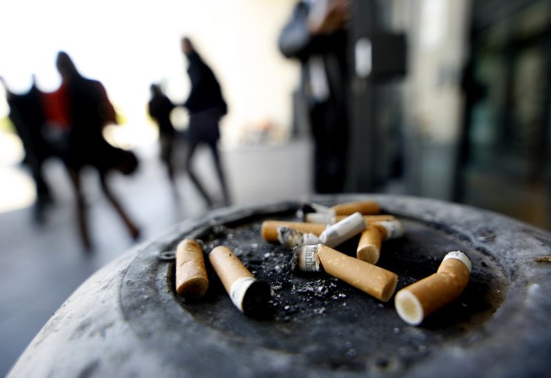 Fumătorii înrăiţi pot face cancer la rinchi