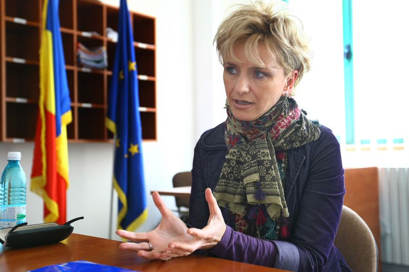 Lavinia Bârlogeanu, profesorul care te învaţă cum să fii om