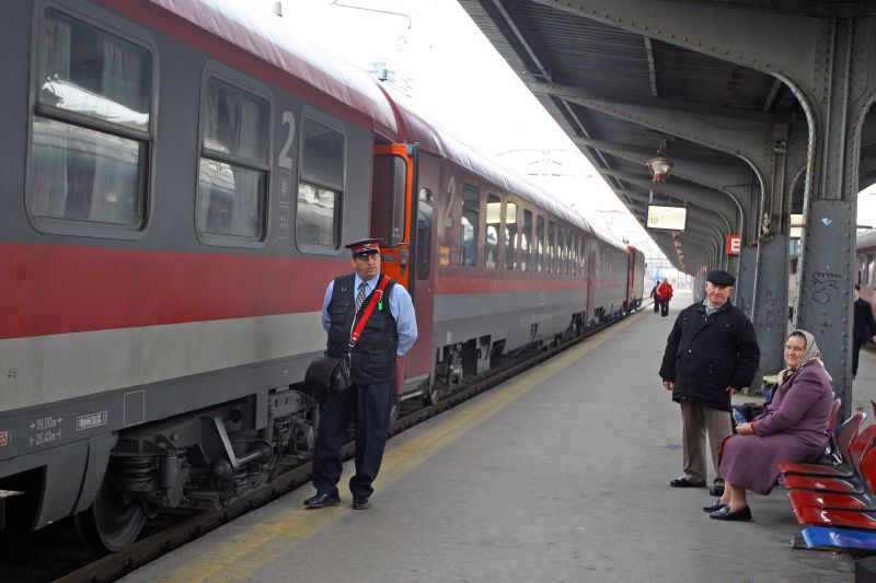 Mii de concedieri la CFR în 2011