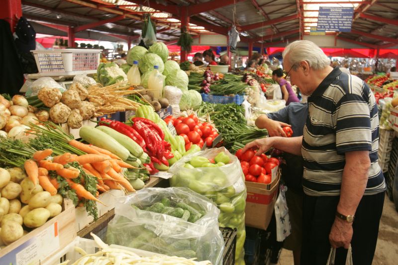 Preţuri cu 0,5% mai mari în aprilie. Inflaţia anuală a urcat la 8,2%