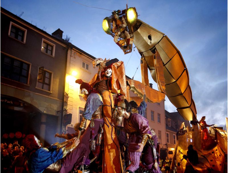 Teatrul iese în stradă la Sibiu