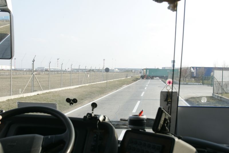 Accident de autocar lângă Sibiu: un mort şi 22 de răniţi. Șoferul a adormit la volan