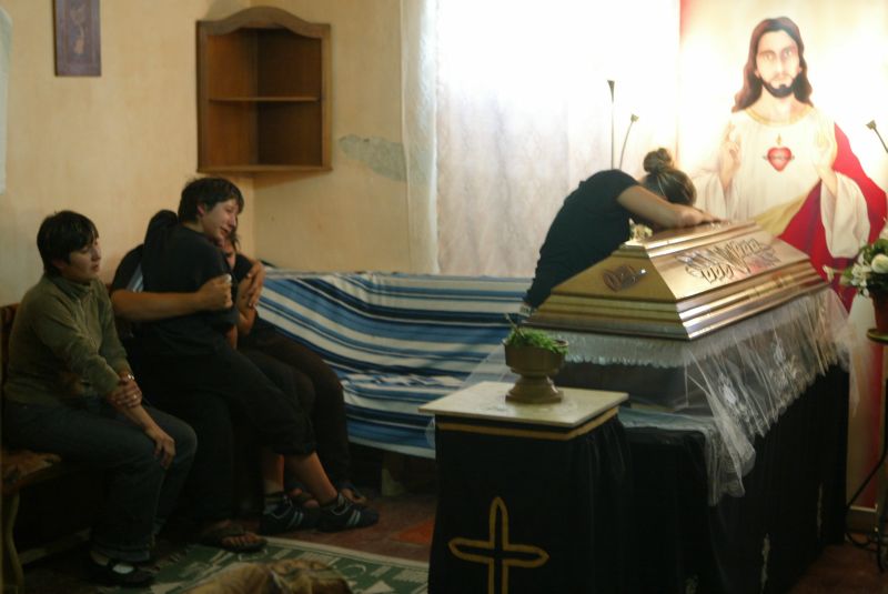 Cazuri care au oripilat o lume întreagă. Doar castrarea îi mai poate opri pe pedofili!