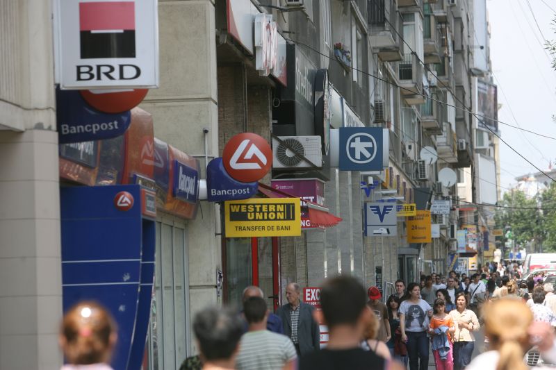 Criza din Grecia ocoleşte băncile elene de la noi