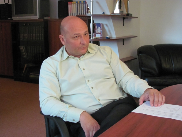 Directorii Petromin "săltaţi" din companie cu mascaţii