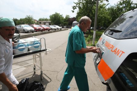Erou după moarte. Un hunedorean a salvat trei vieţi