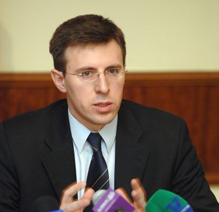 Exit-poll Republica Moldova: Dorin Chirtoacă rămâne primar la Chişinău