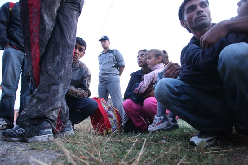 Frontiera de vest, luată cu asalt de migranţii ilegali