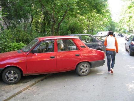 Hoţul de maşini a rămas în „pana prostului”