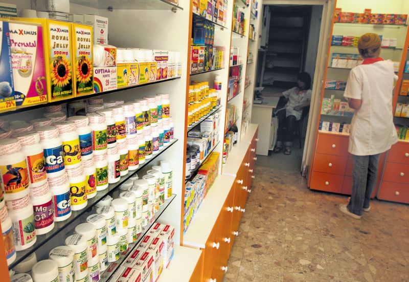 Produse expirate, vândute în farmacii
