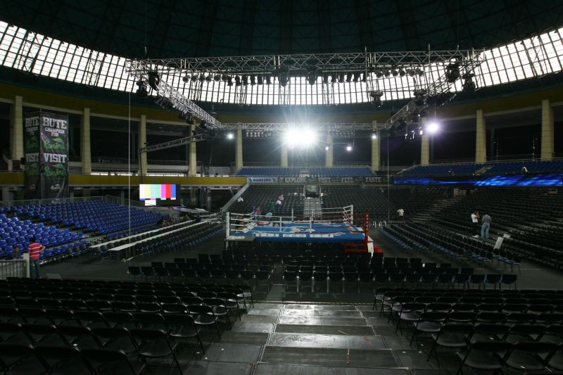 Cum arată sala în care va boxa Lucian Bute | FOTO