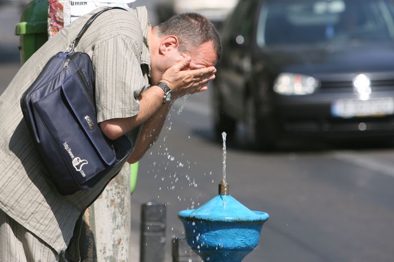 Cum să ne protejăm de caniculă