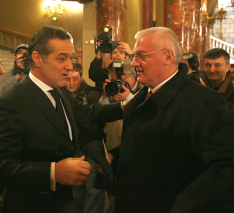 Delir total în fotbalului românesc: Gigi Becali a făcut pace cu Dragomir!