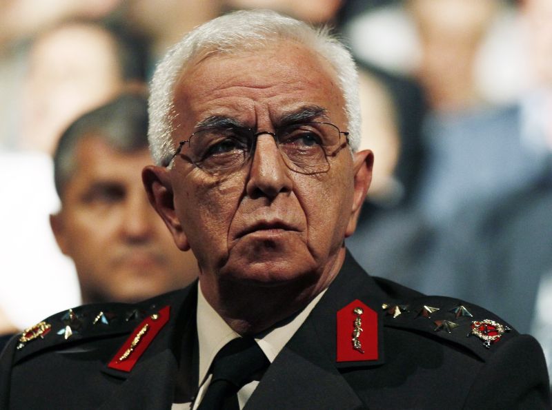 Demisii în lanţ în armata turcă