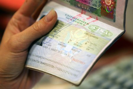 Deutsche Welle: "Nu avem viză, nu facem afaceri"
