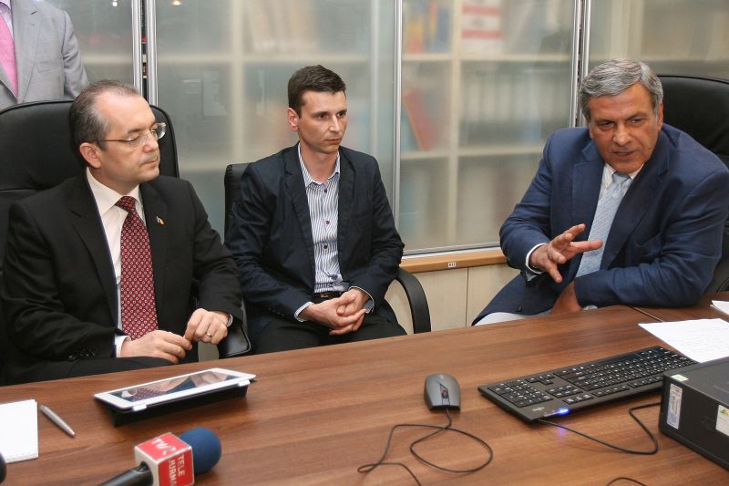 Emil Boc: "Vrem ca o firmă să fie înfiinţată în trei zile"
