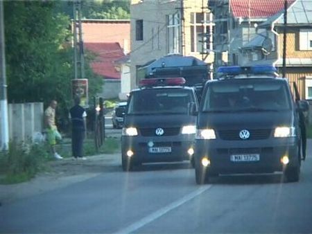 Fraudă de 20 de milioane de dolari. FBI caută în România escrocii de pe Internet