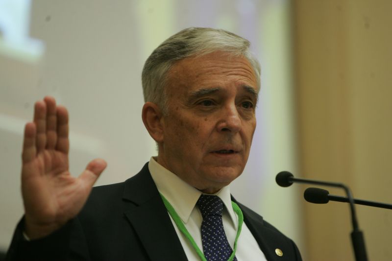Ipoteza-şoc a lui Isărescu: Cartoful ajută inflaţia să atingă ţinta