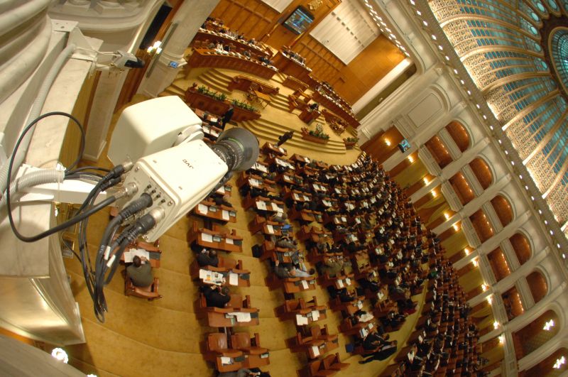 Proiectele din fonduri UE nu vor fi oprite. Guvernul va face plăţile