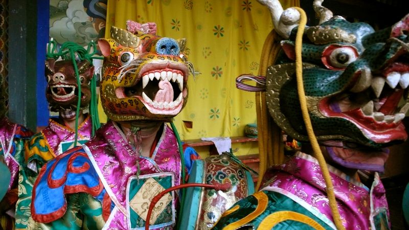 Purificare prin dans în micul regat al Bhutanului