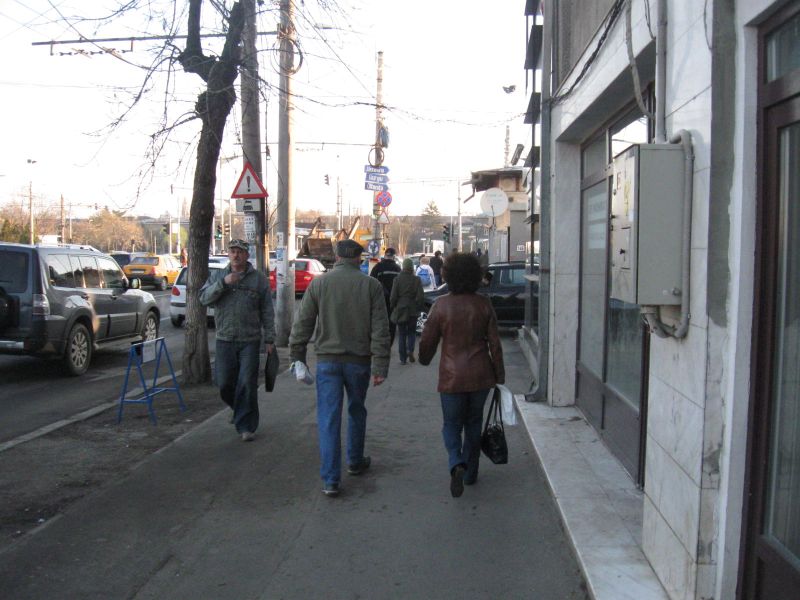 Șoferii RATB protestează și amenință cu greva spontană, pe motiv că nu știau de traseele de noapte
