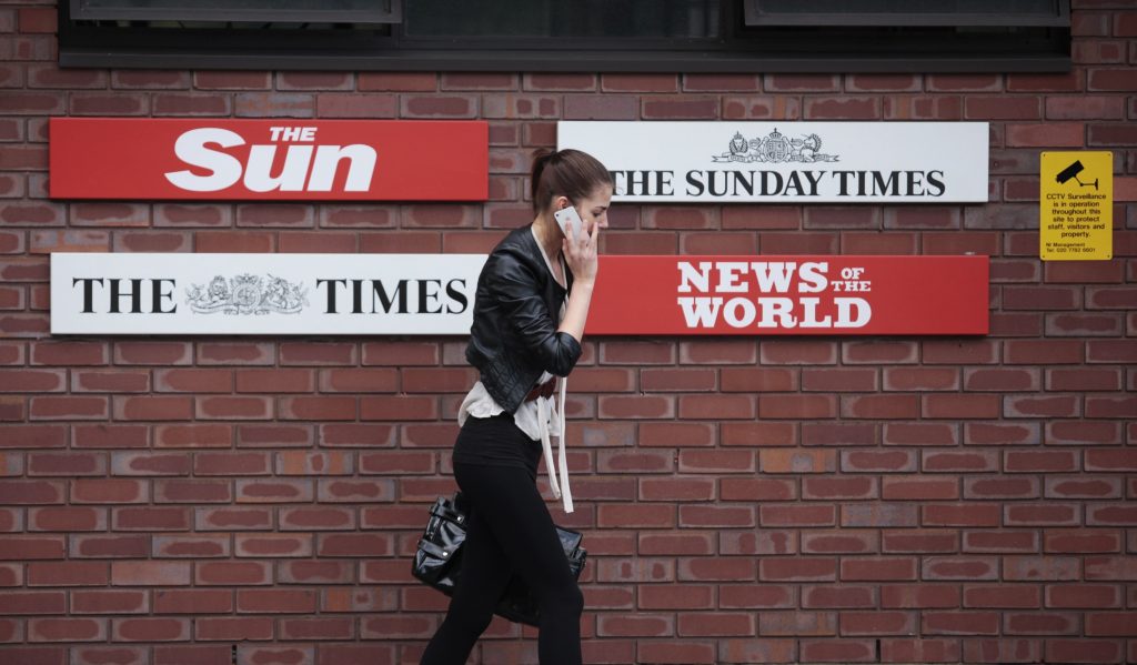 Tabloidul News of the World, implicat în scandalul interceptărilor telefonice ilegale, va fi închis