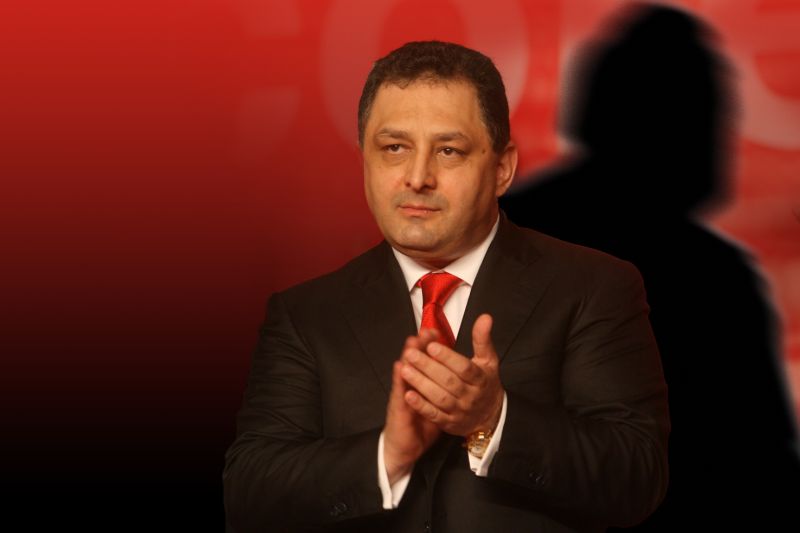 Vanghelie, dispus să toaleteze un copac cu aproape 100 de euro