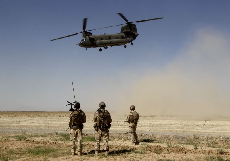 Afganistan: Talibanii au revendicat atacul în care au murit 30 de militari americani