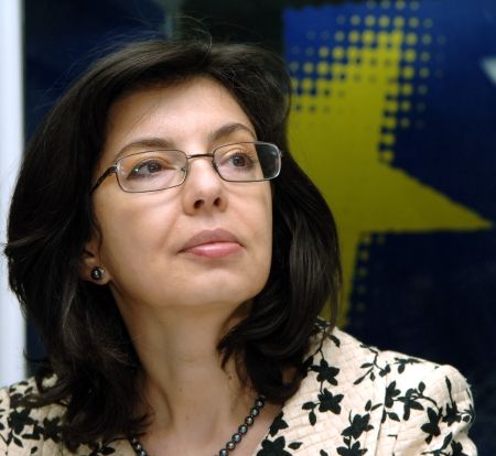 Bulgaria: Naţionaliştii sabotează candidatura Meglenei Kuneva la prezidenţiale
