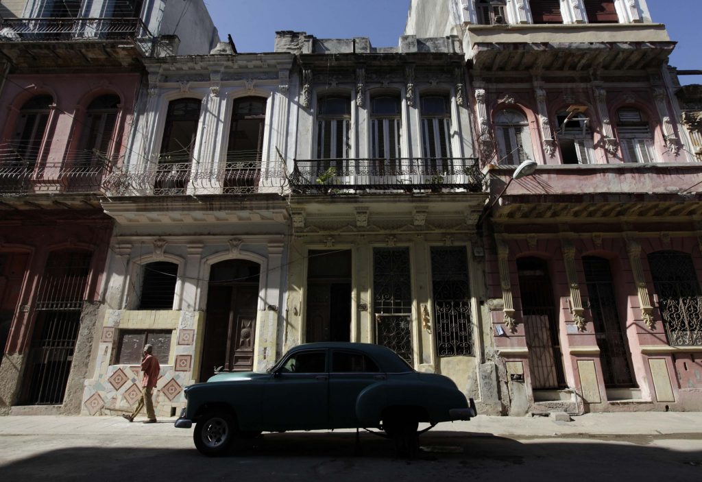 Cubanezii vor avea dreptul să-şi vândă casele
