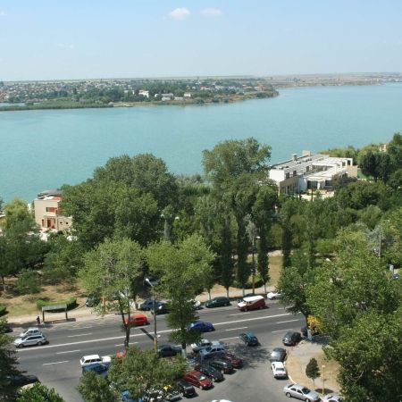 Două persoane, naufragiate pe lacul Siutghiol