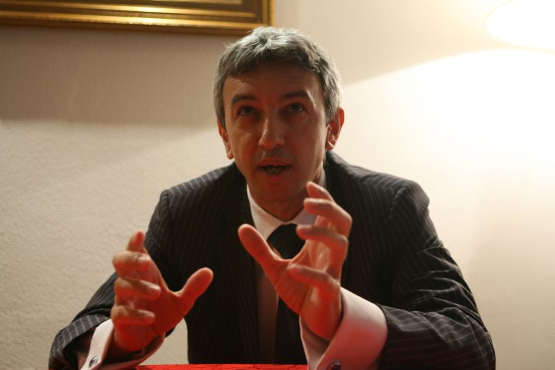 EXCLUSIV EVZ. Dan Diaconescu, Rolls-Royce-ul alb al Poporului OTV