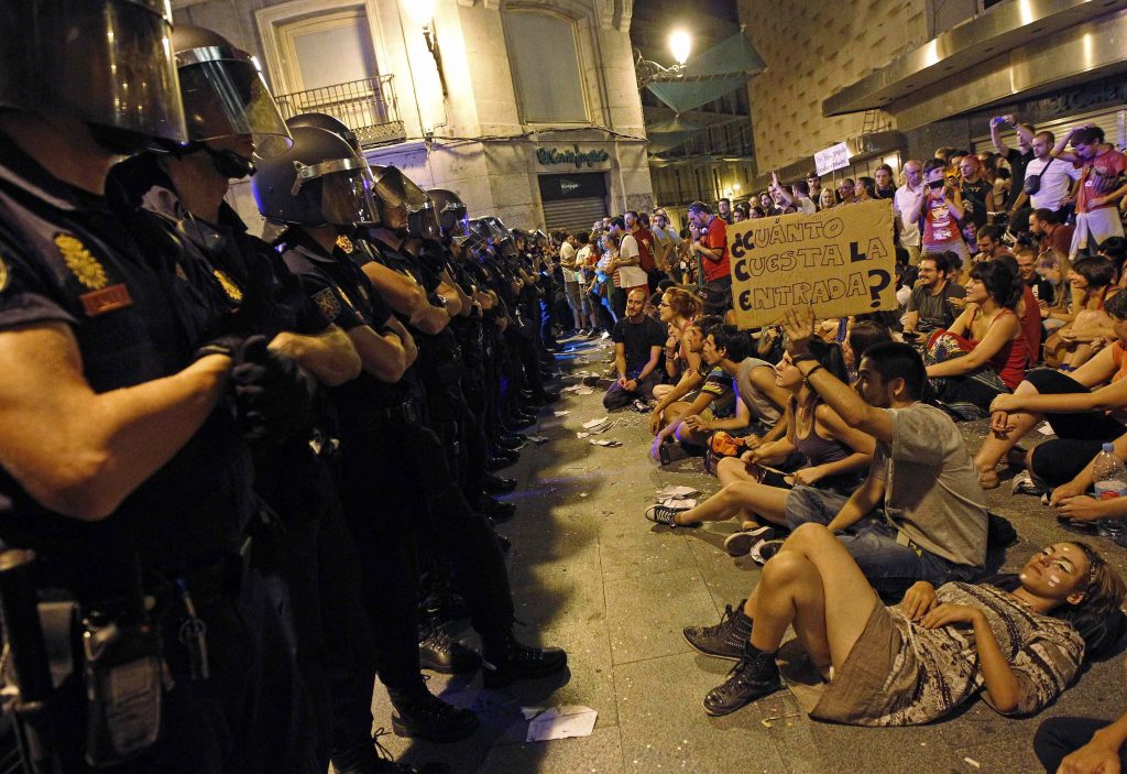 Madrid: Confruntări violente între protestatari și poliție. Cel puțin 20 de oameni au fost răniți | VIDEO