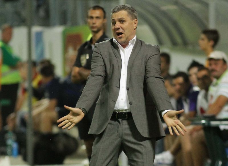 Marius Şumudică are tupeu: "N-am făcut niciun gest obscen, doar mi-am aranjat cureaua"