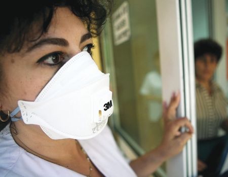Pensiune închisă după ce 13 eleve au făcut toxiinfecţie alimentară