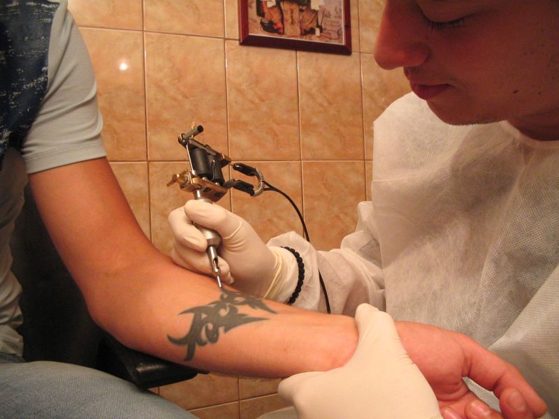 Care e reţeta succesului firmelor de tatuaje