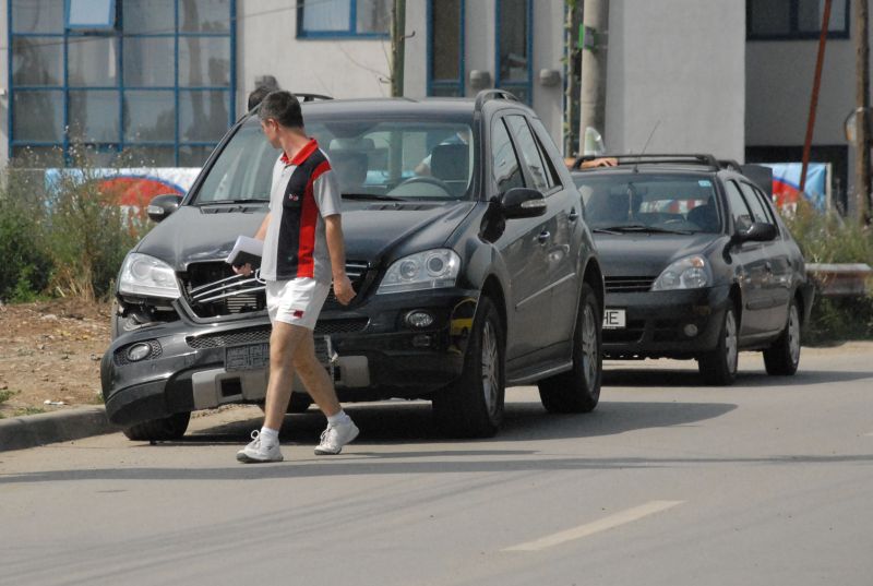 Cât te costă şi ce îţi acoperă asigurarea Casco la maşinile vechi
