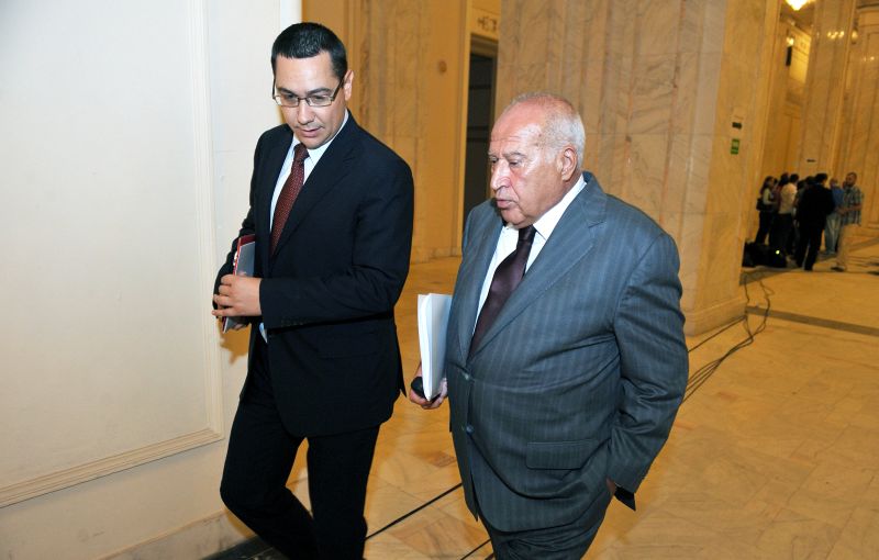 Cum l-a dat afară Ponta pe Voiculescu din USL